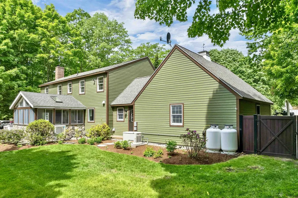 17 Bentley Road Moultonborough NH 03254