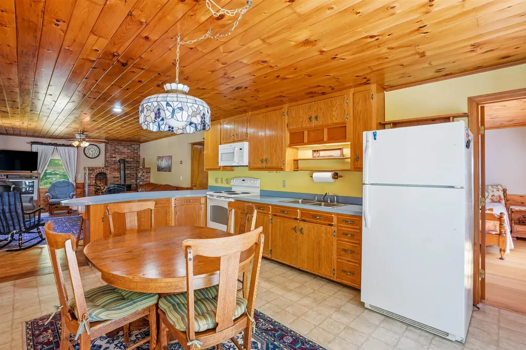 15 Tash Road New Durham NH 03855