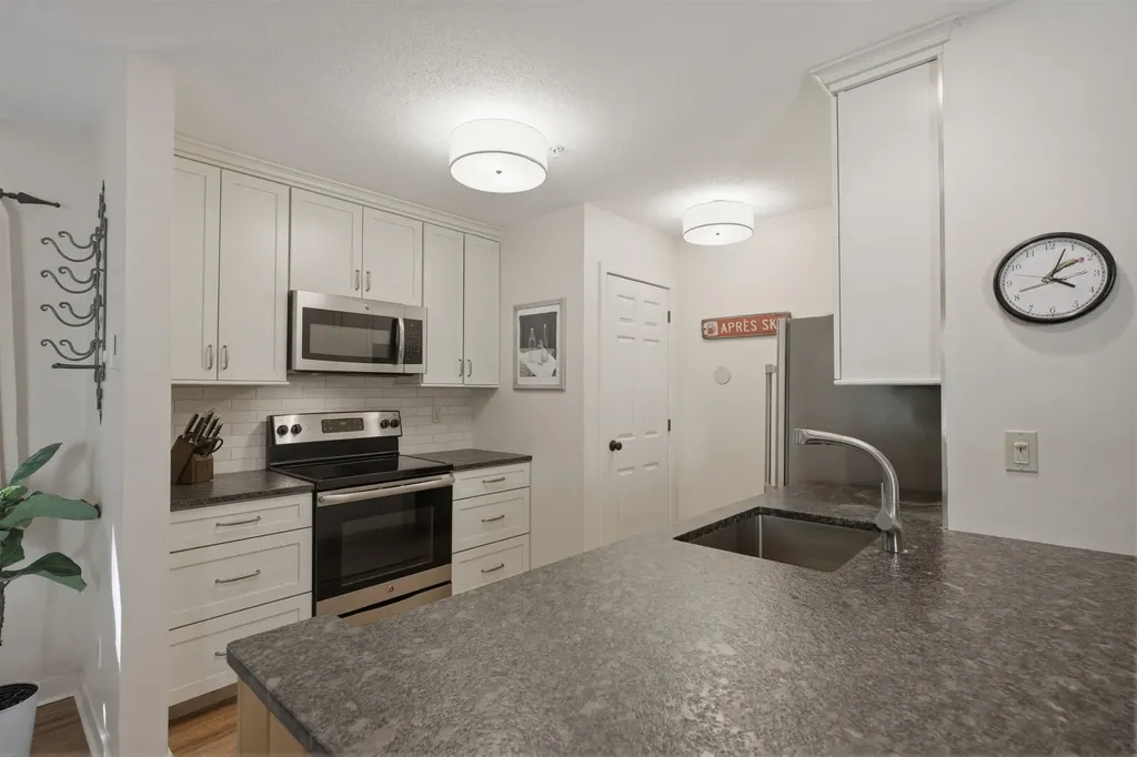 85 East Birch Road Stratton VT 05155