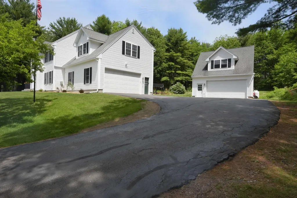 2 Chelsea Drive Bow NH 03304