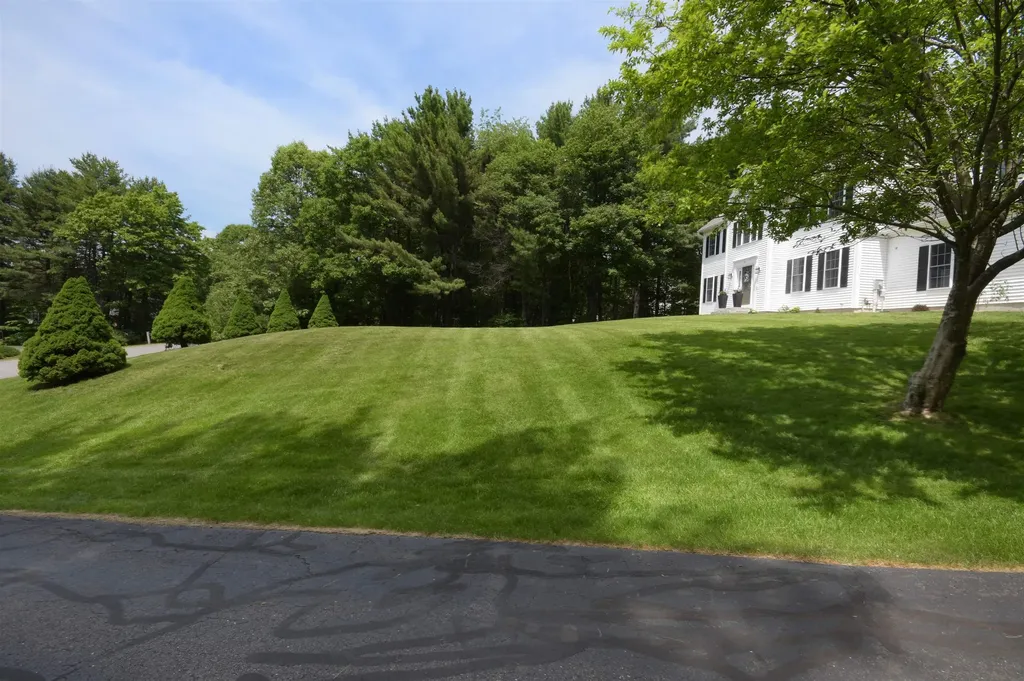 2 Chelsea Drive Bow NH 03304