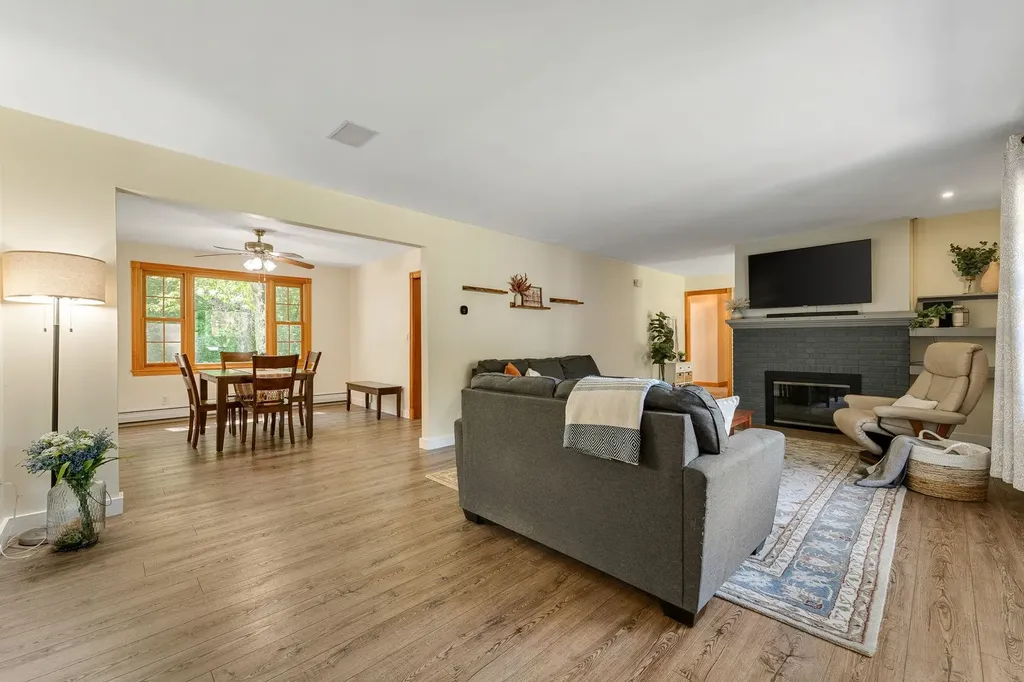 18 Valleyview Drive Essex VT 05452