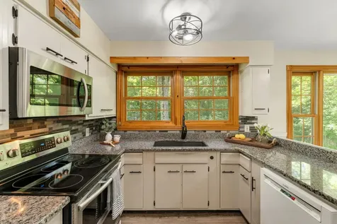 18 Valleyview Drive Essex VT 05452