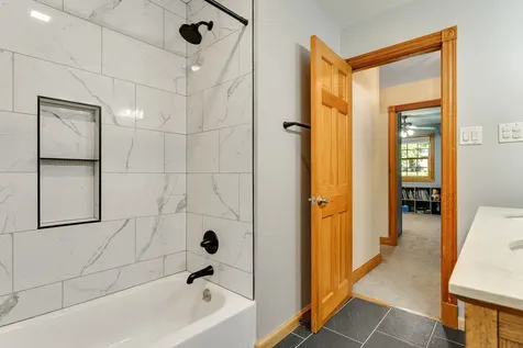 18 Valleyview Drive Essex VT 05452