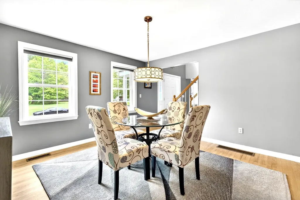8 Sandstone Drive Nashua NH 03063