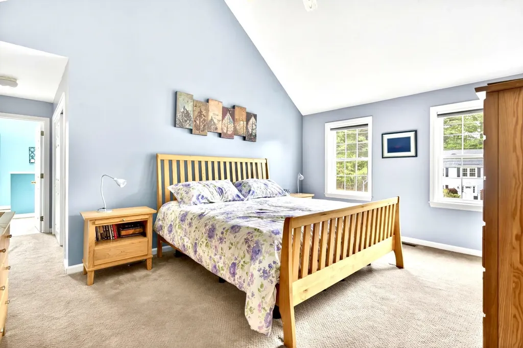 8 Sandstone Drive Nashua NH 03063