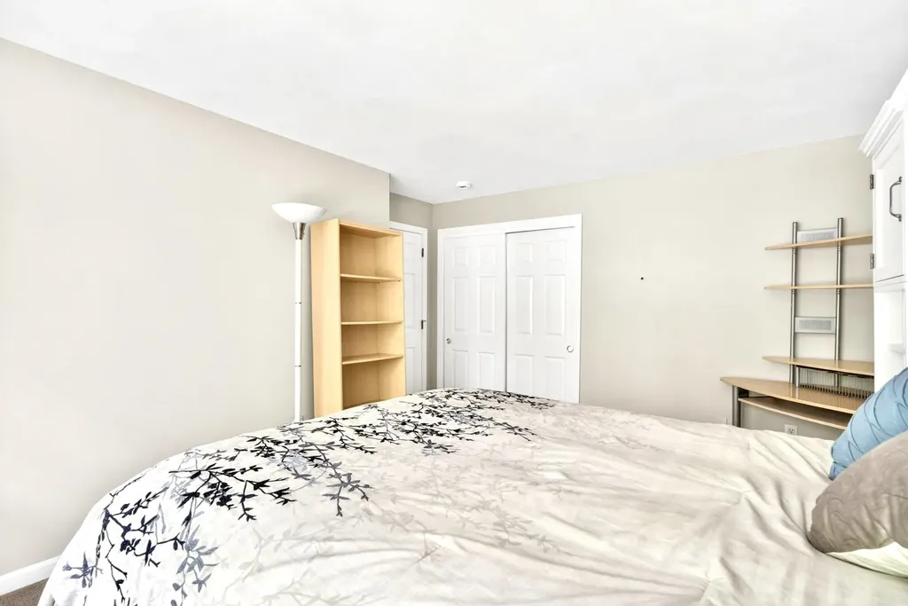8 Sandstone Drive Nashua NH 03063