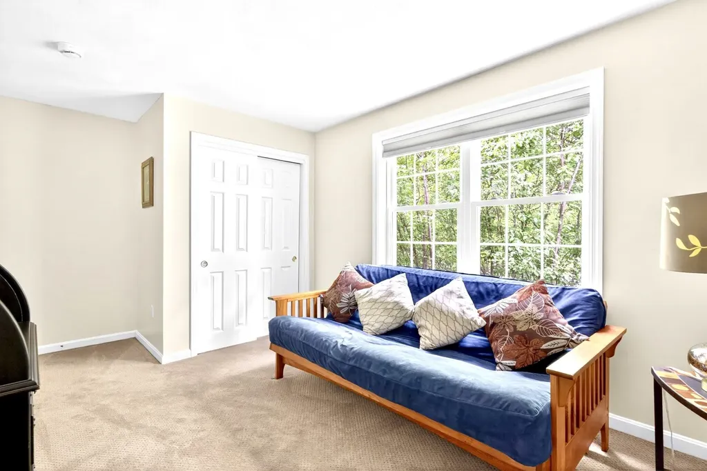 8 Sandstone Drive Nashua NH 03063