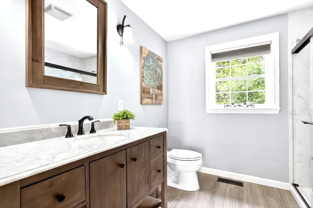 8 Sandstone Drive Nashua NH 03063