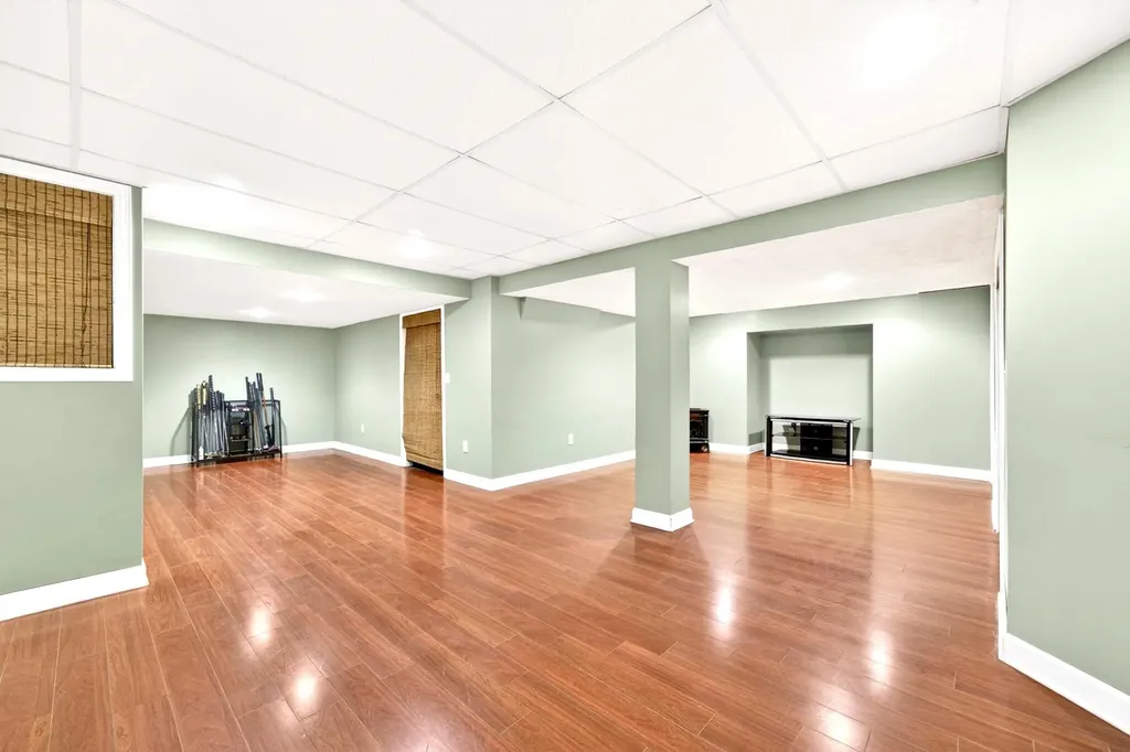 8 Sandstone Drive Nashua NH 03063