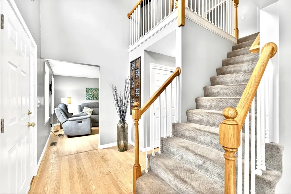 8 Sandstone Drive Nashua NH 03063