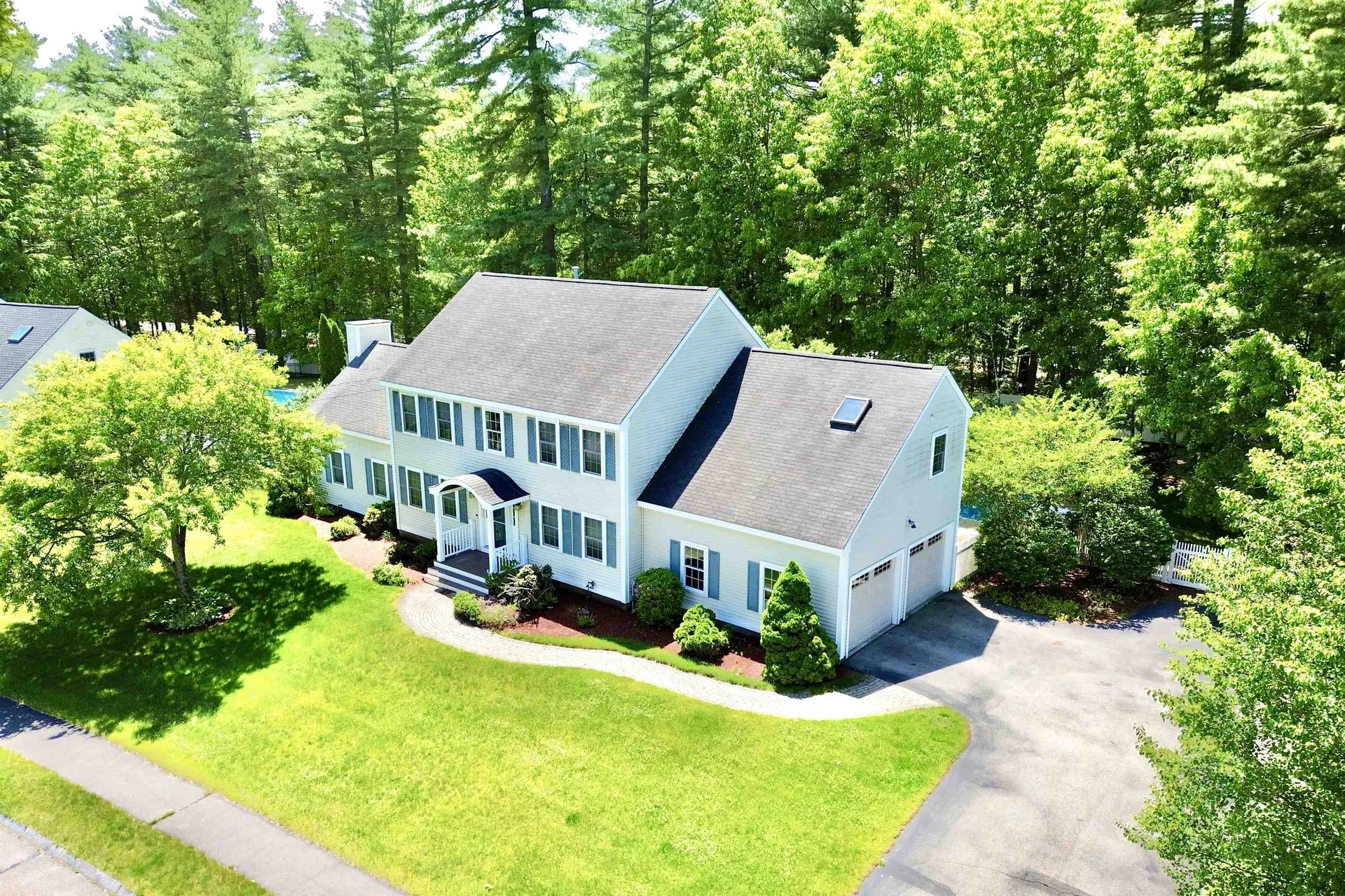 8 Sandstone Drive Nashua NH 03063