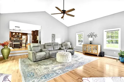 8 Sandstone Drive Nashua NH 03063