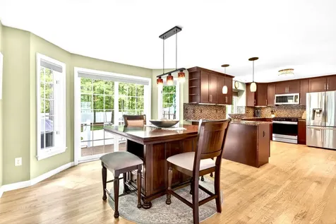 8 Sandstone Drive Nashua NH 03063