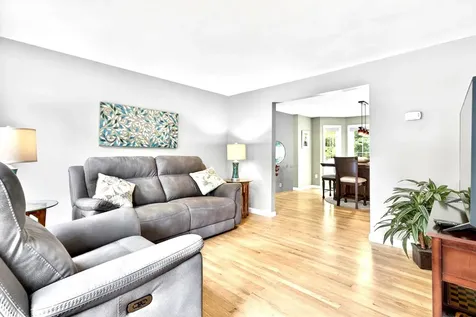 8 Sandstone Drive Nashua NH 03063