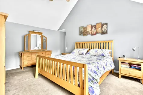 8 Sandstone Drive Nashua NH 03063