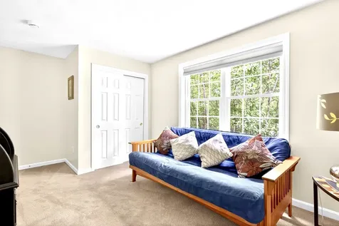 8 Sandstone Drive Nashua NH 03063