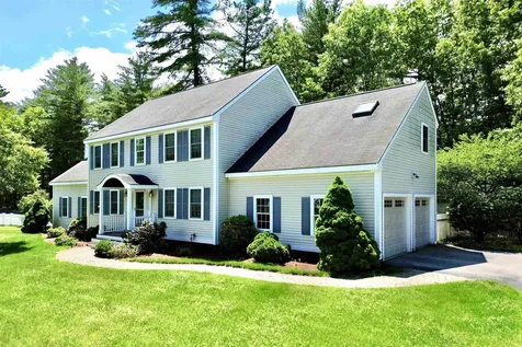 8 Sandstone Drive Nashua NH 03063