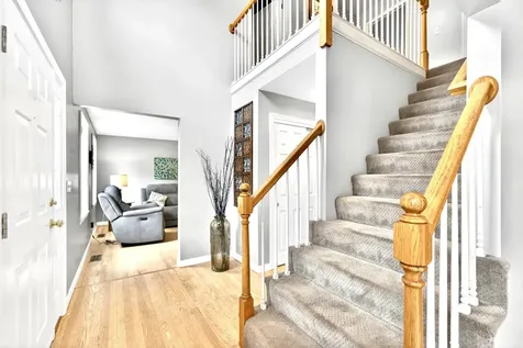 8 Sandstone Drive Nashua NH 03063
