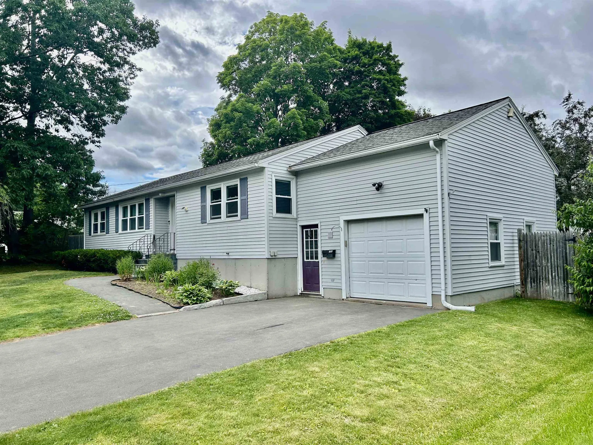 108 Peak Street Manchester NH 03104