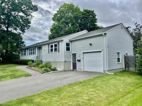 108 Peak Street Manchester NH 03104