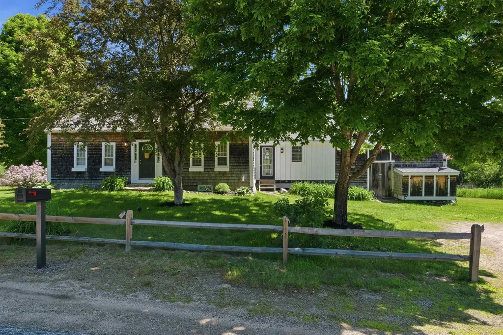 26 Sawyer Road Ossipee NH 03864