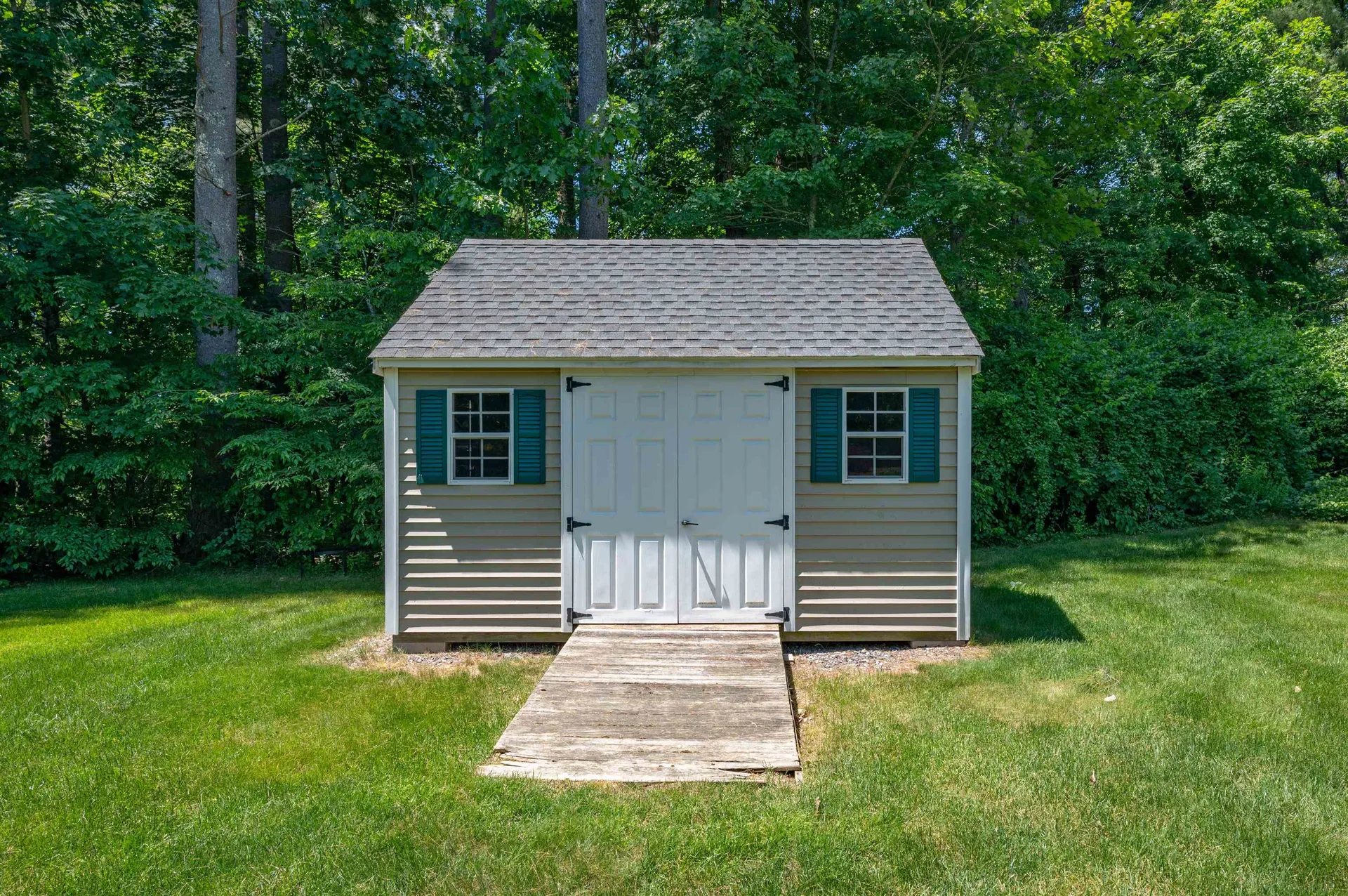 10 Golden Brook Road Windham NH 03087