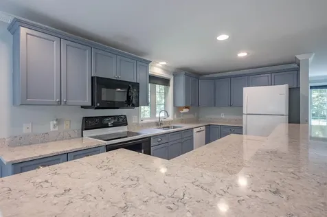 10 Golden Brook Road Windham NH 03087