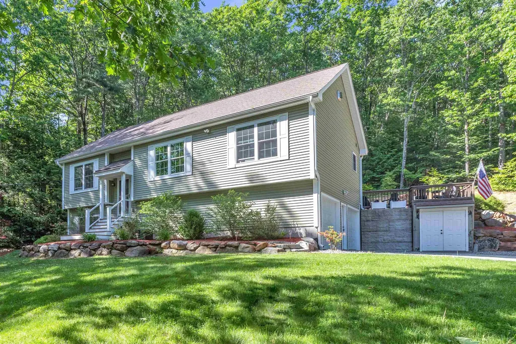 18 Lafrance Road Weare NH 03281