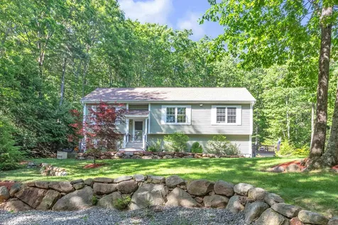 18 Lafrance Road Weare NH 03281