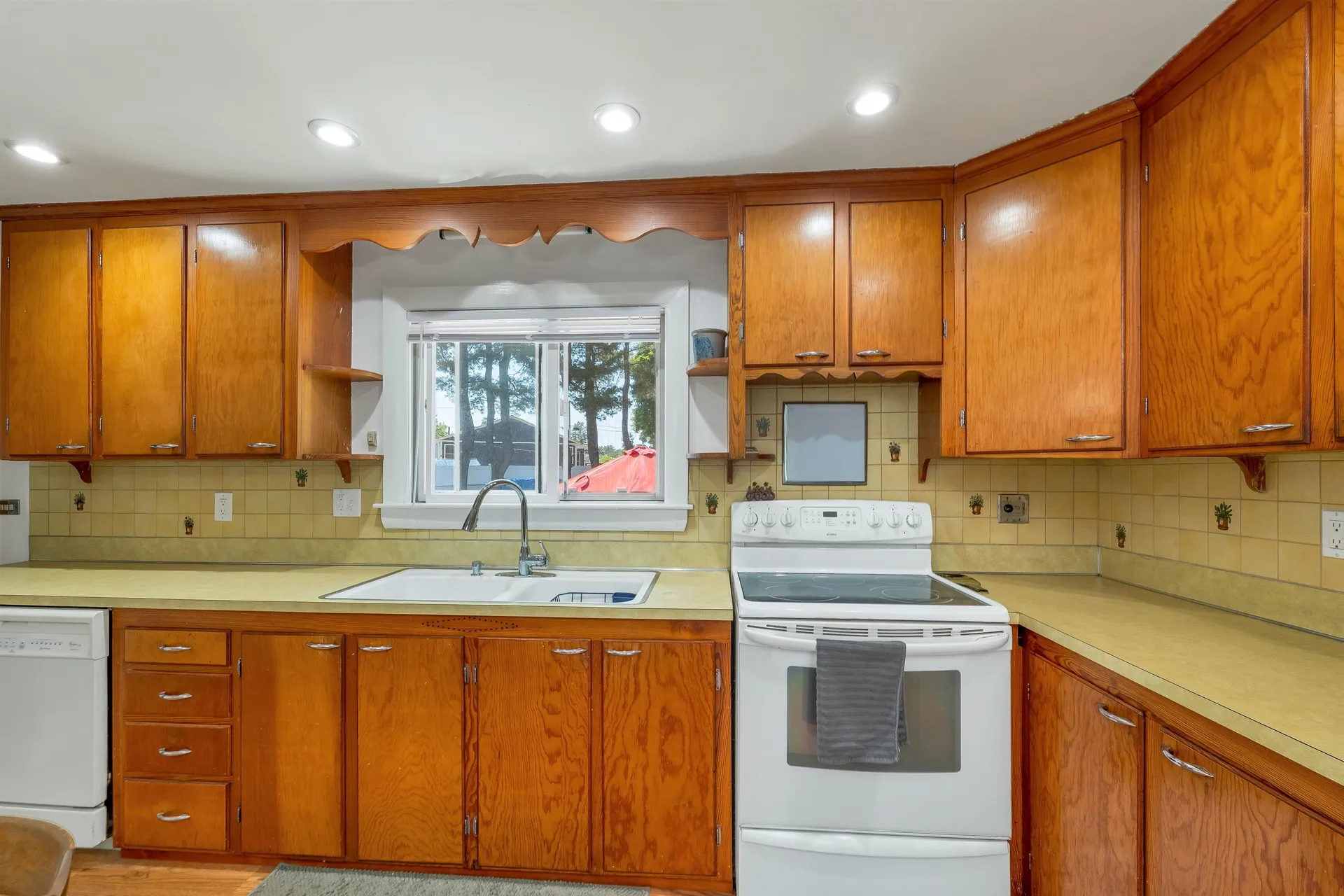 21 Acton Street Nashua NH 03060