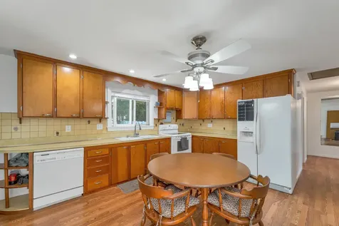 21 Acton Street Nashua NH 03060