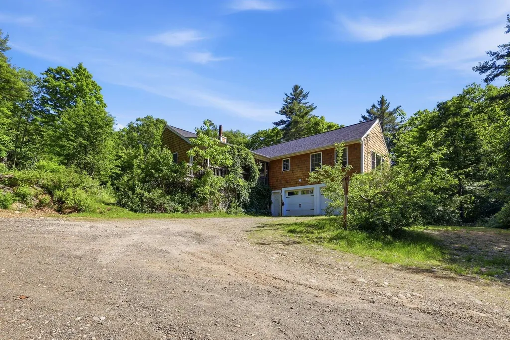 94 Prescott Road Pittsfield NH 03263