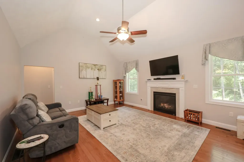 145 Clement Road Pelham NH 03076