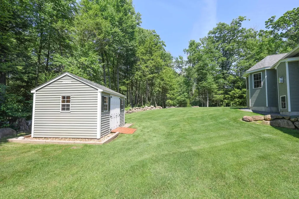 145 Clement Road Pelham NH 03076
