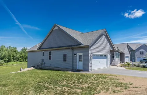 10A Cardinal Lane Epping NH 03042