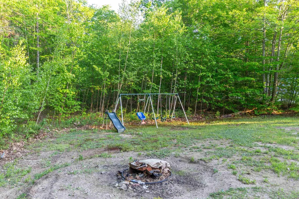 38 Bookholz Way Tamworth NH 03886
