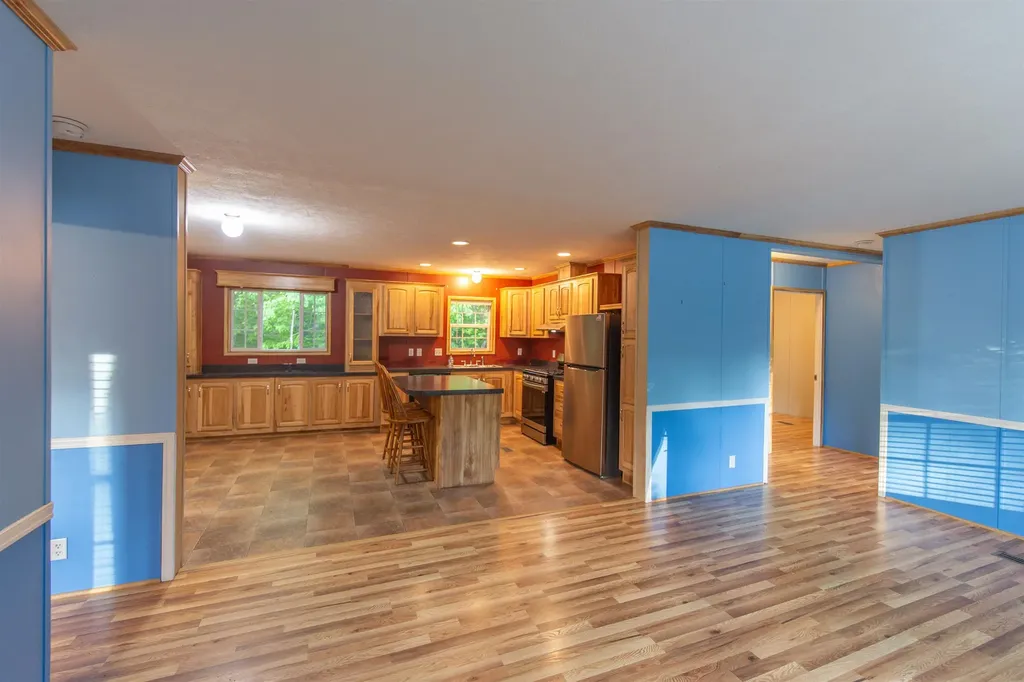 38 Bookholz Way Tamworth NH 03886