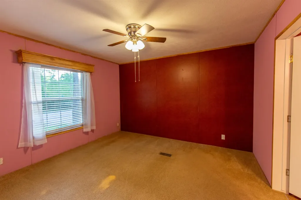 38 Bookholz Way Tamworth NH 03886