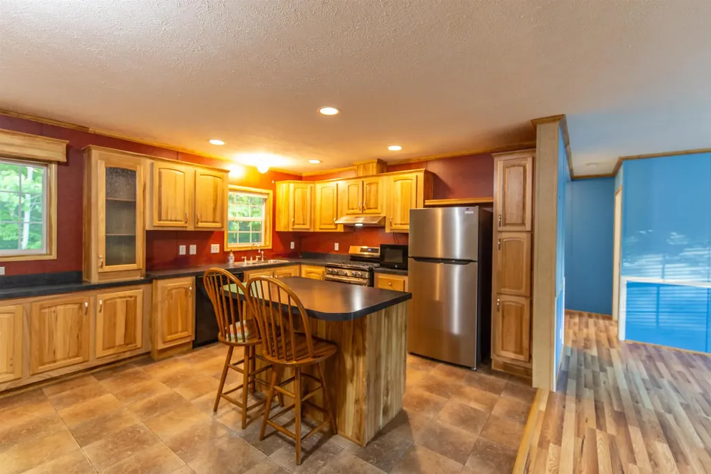 38 Bookholz Way Tamworth NH 03886