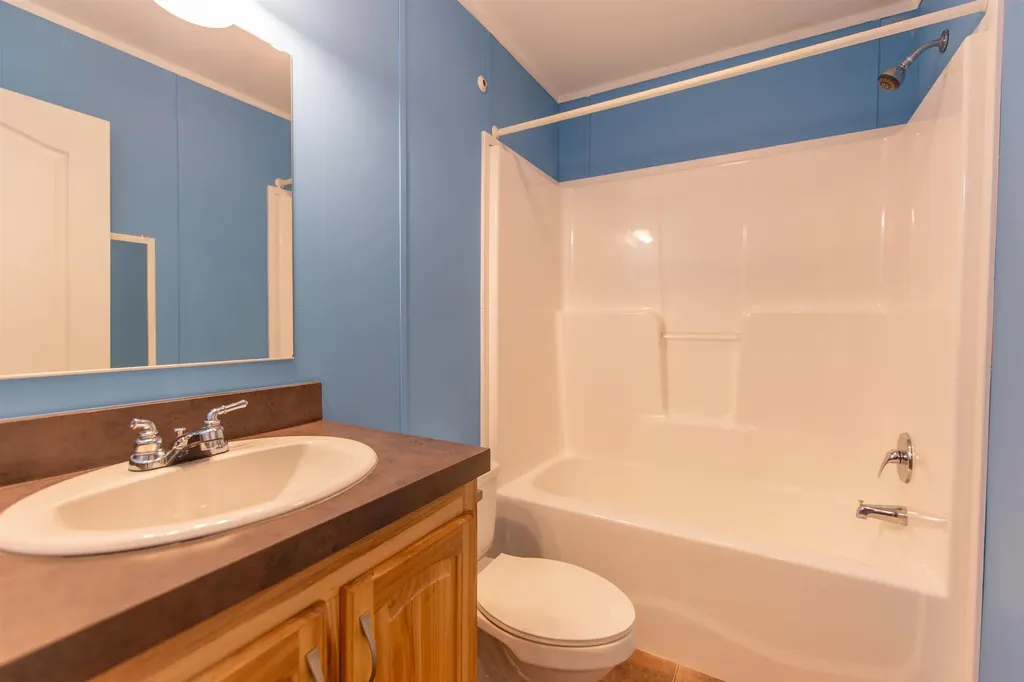 38 Bookholz Way Tamworth NH 03886