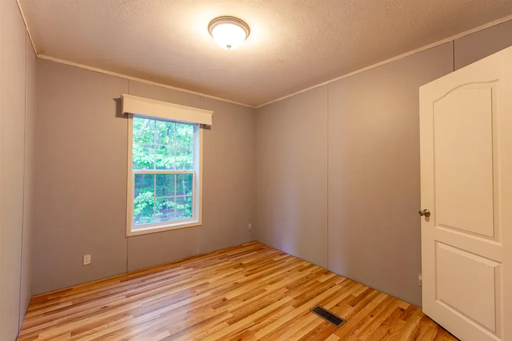 38 Bookholz Way Tamworth NH 03886