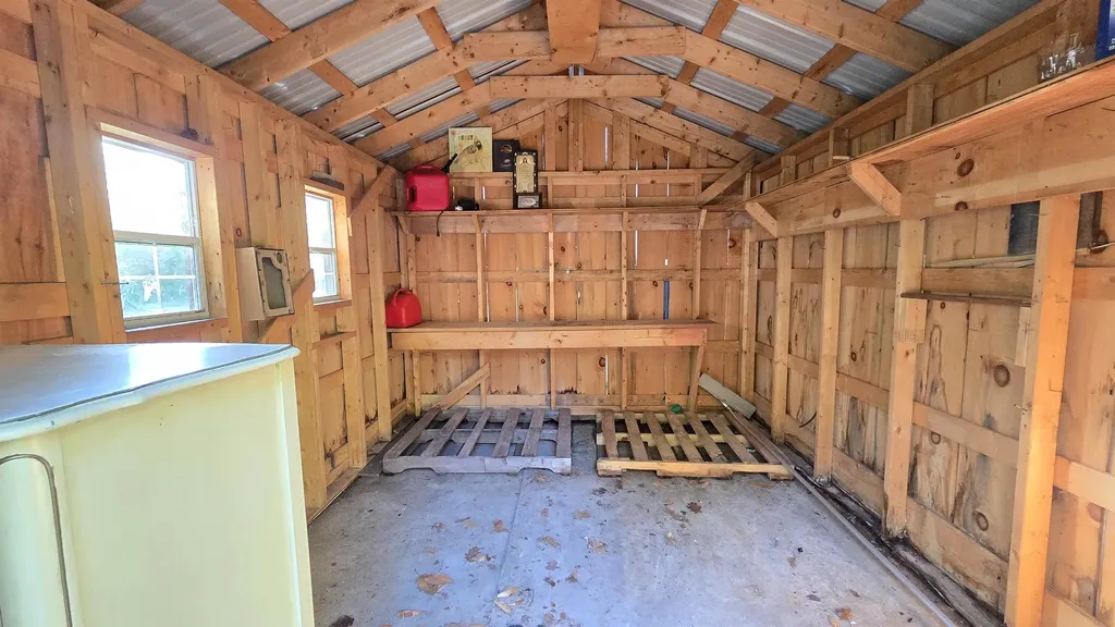 38 Bookholz Way Tamworth NH 03886