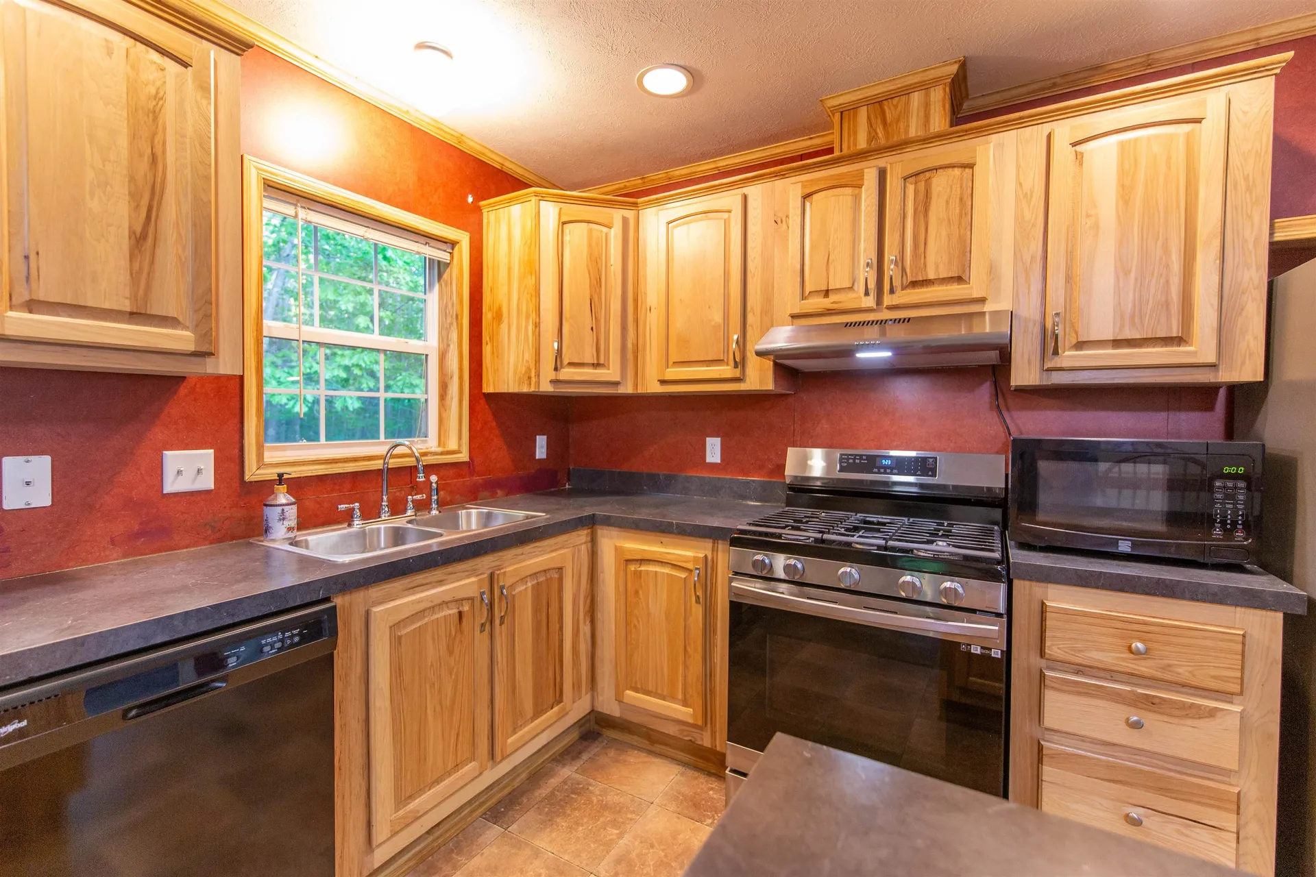 38 Bookholz Way Tamworth NH 03886