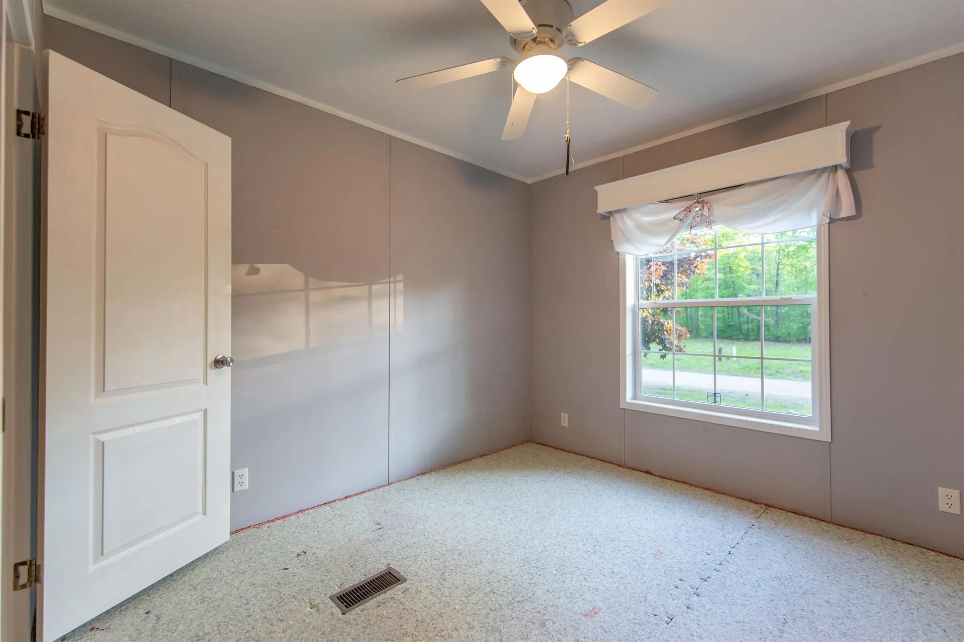 38 Bookholz Way Tamworth NH 03886