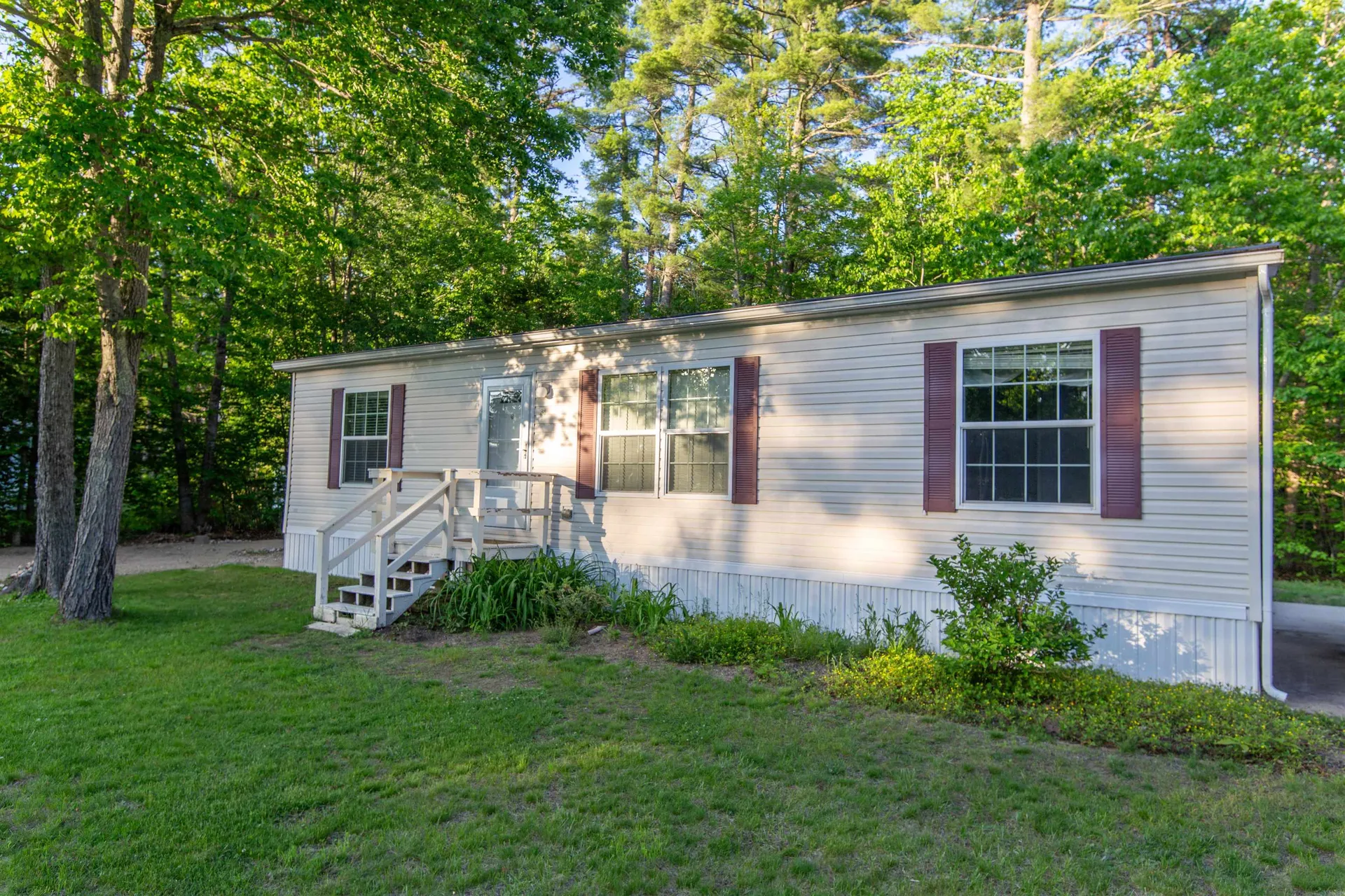 38 Bookholz Way Tamworth NH 03886