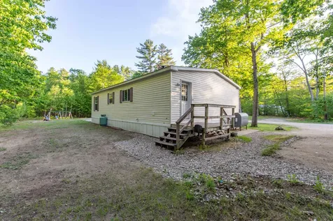 38 Bookholz Way Tamworth NH 03886