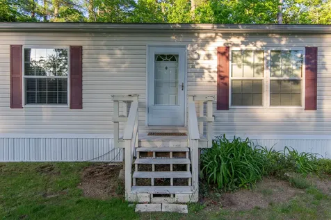 38 Bookholz Way Tamworth NH 03886