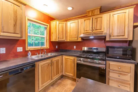 38 Bookholz Way Tamworth NH 03886