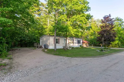 38 Bookholz Way Tamworth NH 03886
